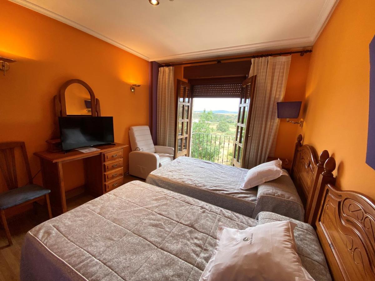 Tierra De Lobos Hotel Puebla de Sanabria Eksteriør billede