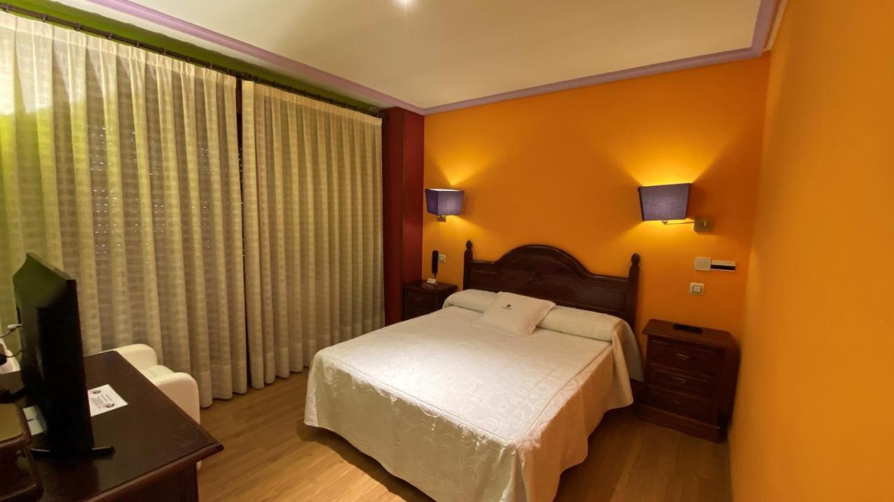 Tierra De Lobos Hotel Puebla de Sanabria Eksteriør billede