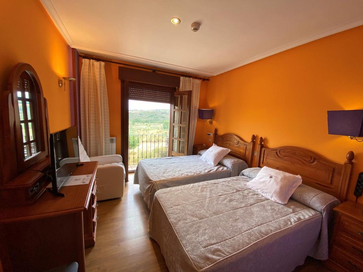 Tierra De Lobos Hotel Puebla de Sanabria Eksteriør billede