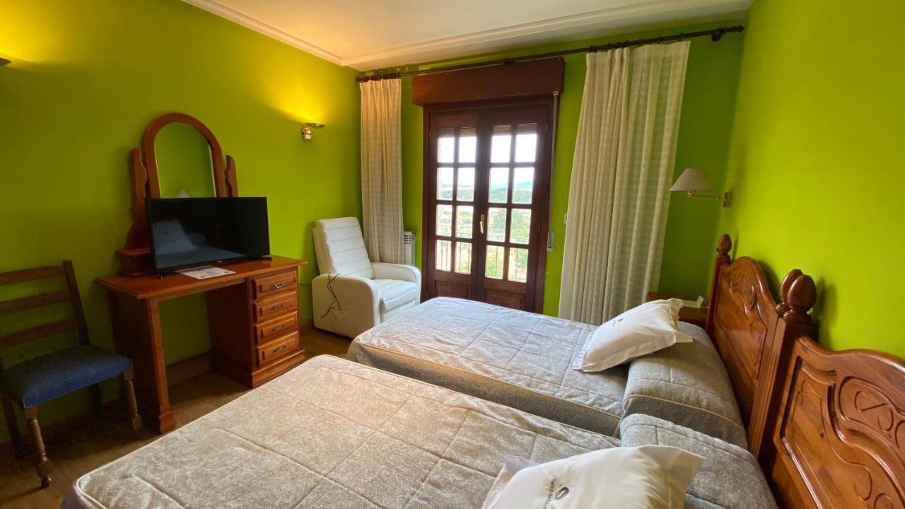 Tierra De Lobos Hotel Puebla de Sanabria Eksteriør billede