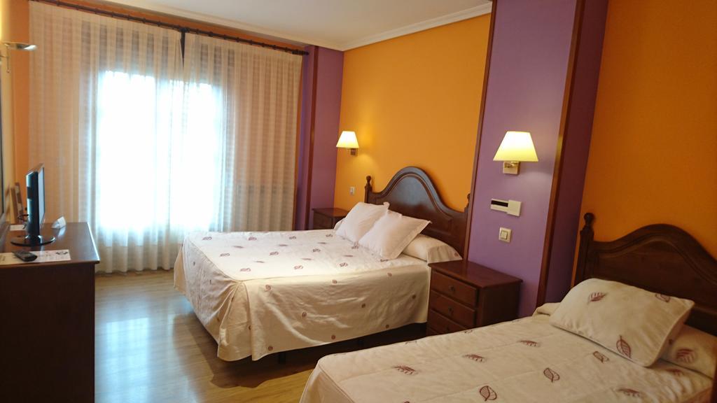 Tierra De Lobos Hotel Puebla de Sanabria Eksteriør billede