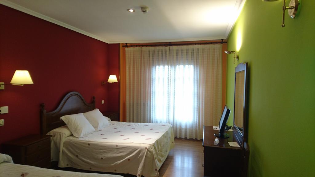 Tierra De Lobos Hotel Puebla de Sanabria Eksteriør billede