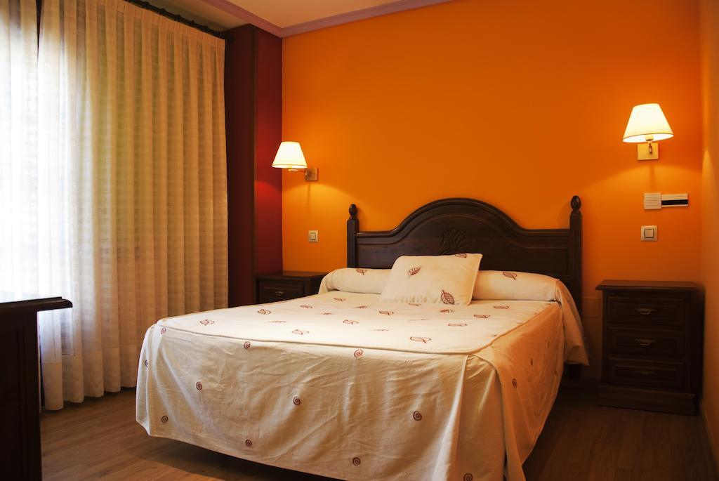 Tierra De Lobos Hotel Puebla de Sanabria Eksteriør billede
