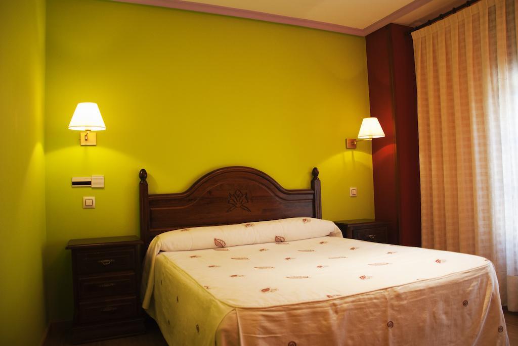 Tierra De Lobos Hotel Puebla de Sanabria Eksteriør billede